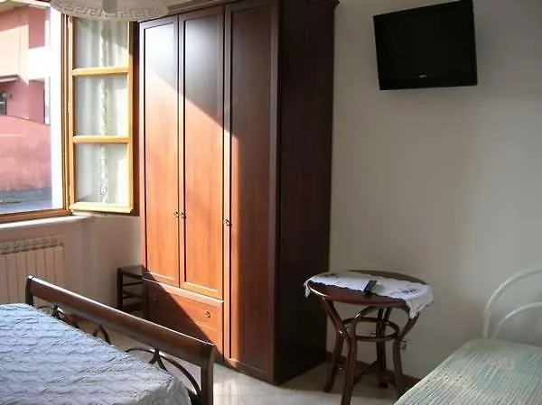 B&B Villa Isa Marina Di Carrara Bed & Breakfast