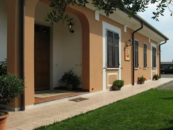 B&B Villa Isa Marina Di Carrara