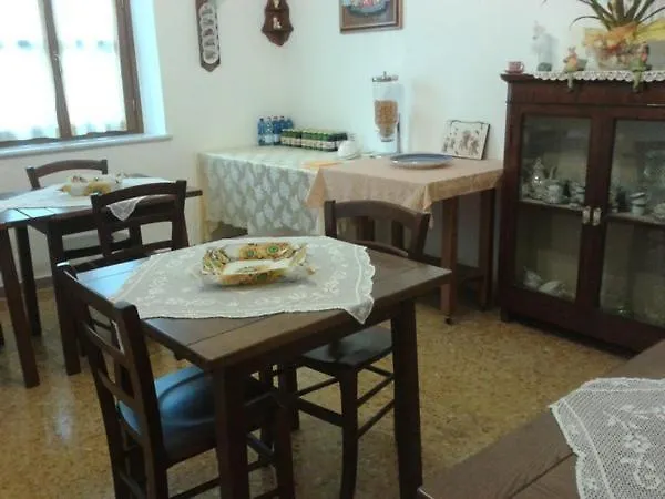 Nocleg ze śniadaniem B&B Villa Isa Carrara