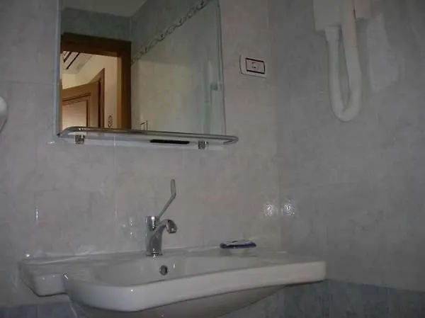 B&B Villa Isa Marina Di Carrara